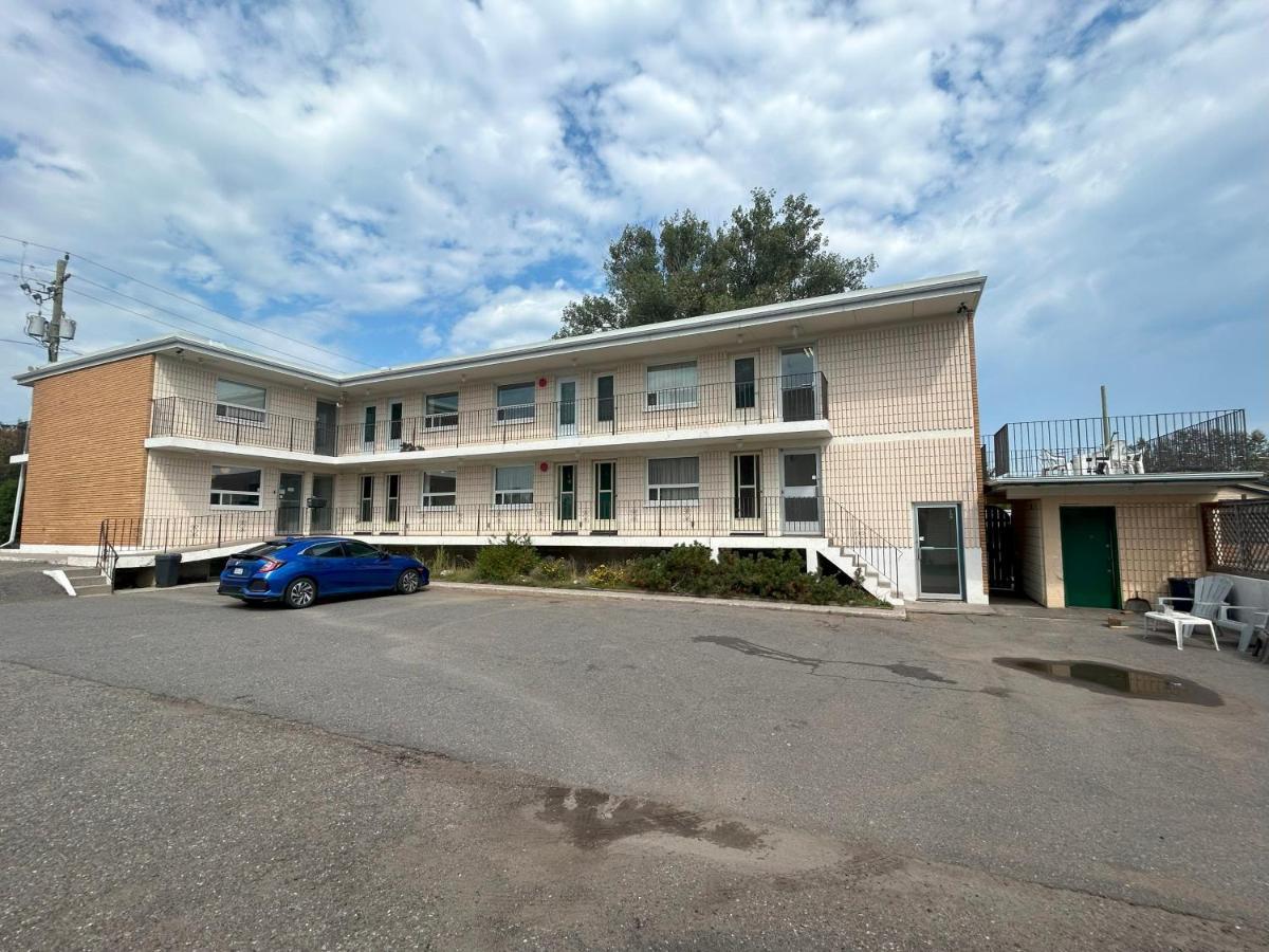 Relax Motel Thunder Bay Exterior photo